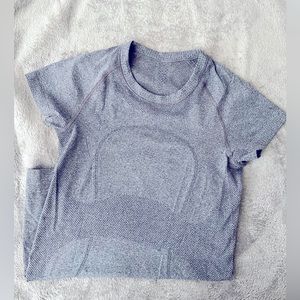 Lulu Lemon Swiftly Tech Short Sleeve. Size 4.
